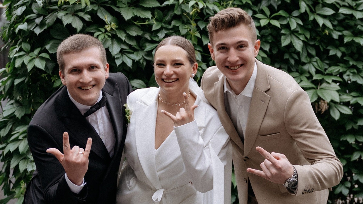 Ведущий Павел Кузнецов