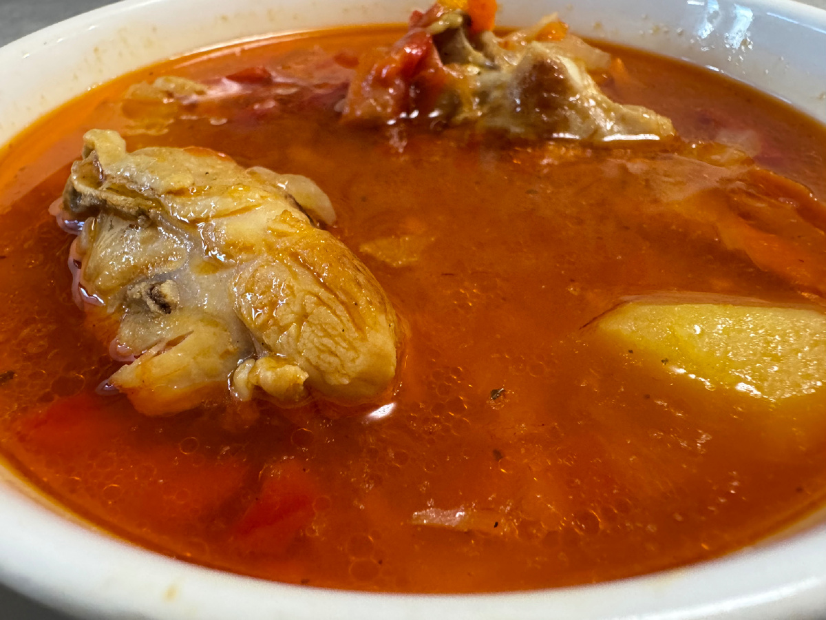 Суп с курицей и томатом 