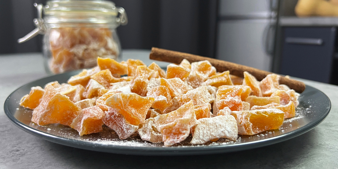 У кого еще лежат тыквы? Делюсь рецептом, как превратить их в полезные конфеты (сушилка не нужна!)