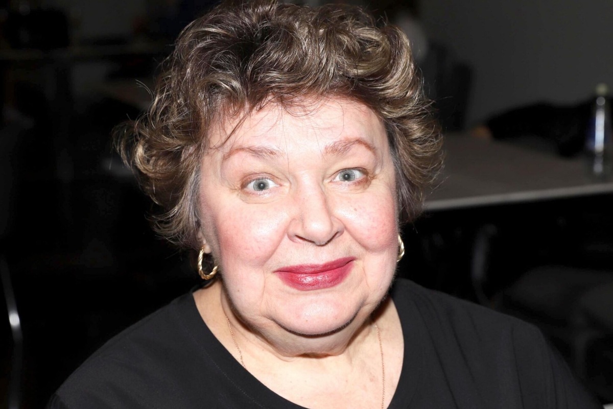     «Осталось ее прекрасное продолжение – дочь Аня»: Юлия Рутберг, Софья Эрнст, Павел Табаков простились с Ольгой Чиповской