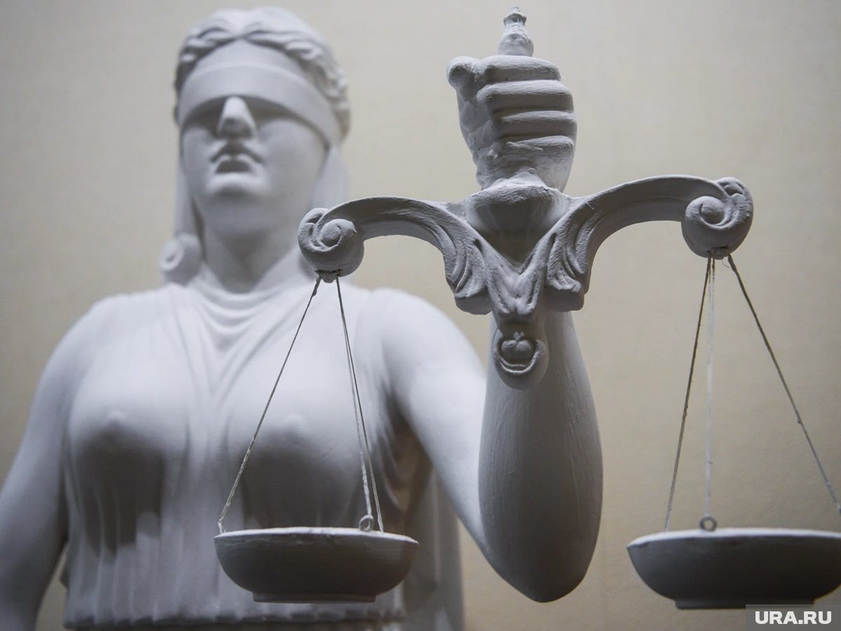     Басманный суд Москвы признал бывшего председателя совета директоров обанкротившегося Росэнергобанка Шварца виновным в мошенничестве