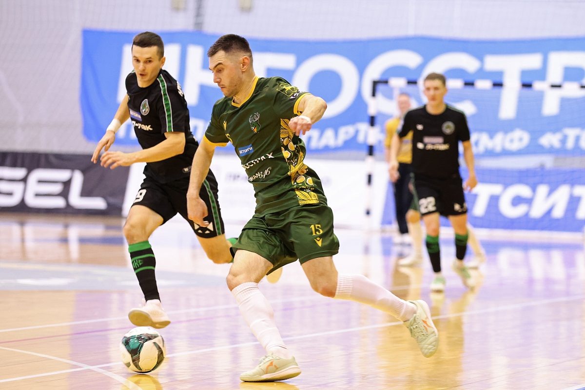    Несмотря на опыт, Денис Гуляйкин не смог выйти на лидирующие роли в торпедовском коллективе