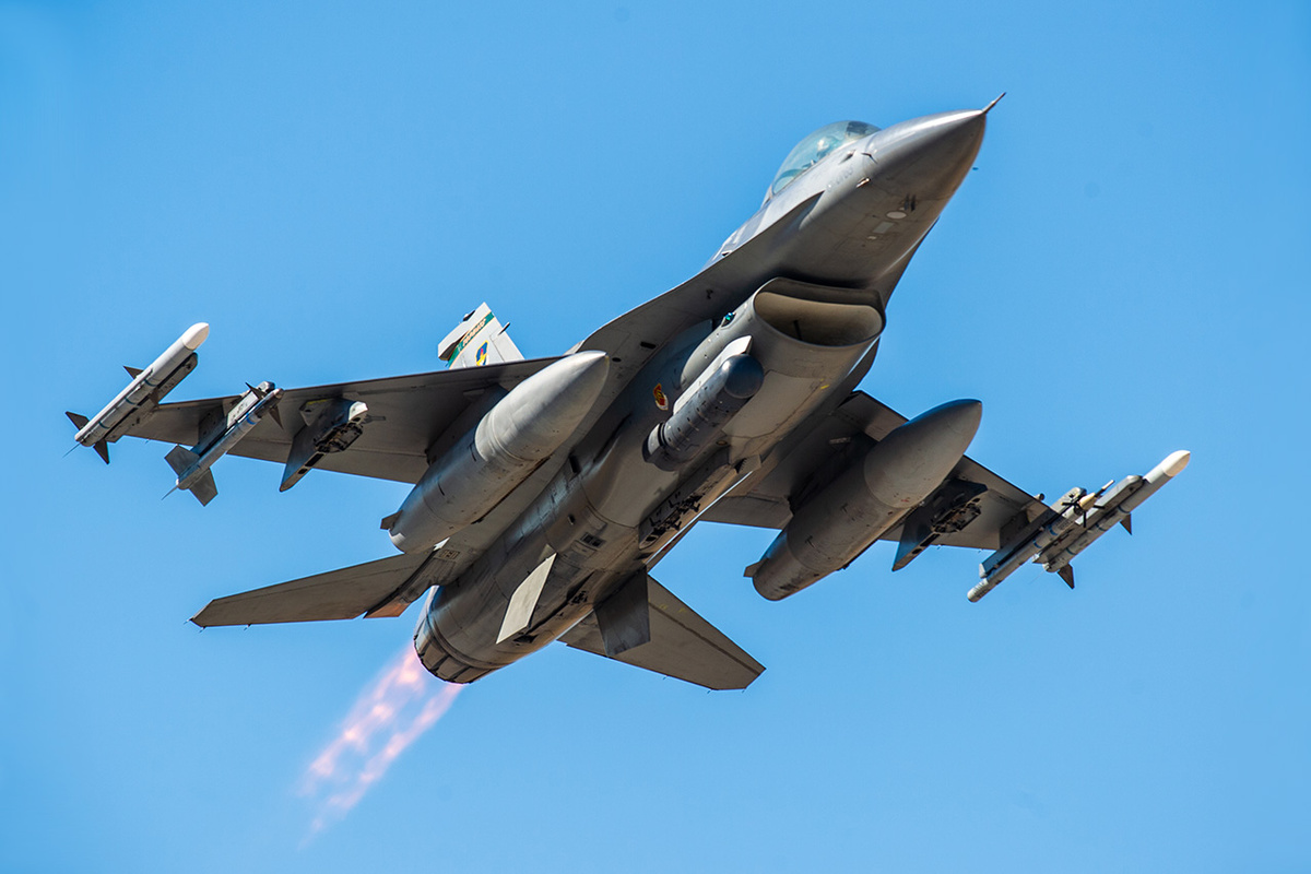 Истребитель был построен и выпущен, но без радара.  Фото: Фото: служба распространения визуальной информации Министерства обороны США / dvidshub.net / U.S. Air Force photo by Senior Airman Alexander Cook (Public Domain)