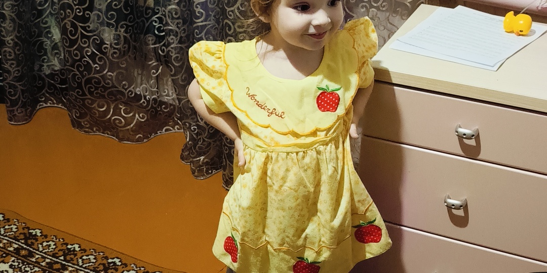 Как Амелия показ мод устраивала, с Сева открытие сделал