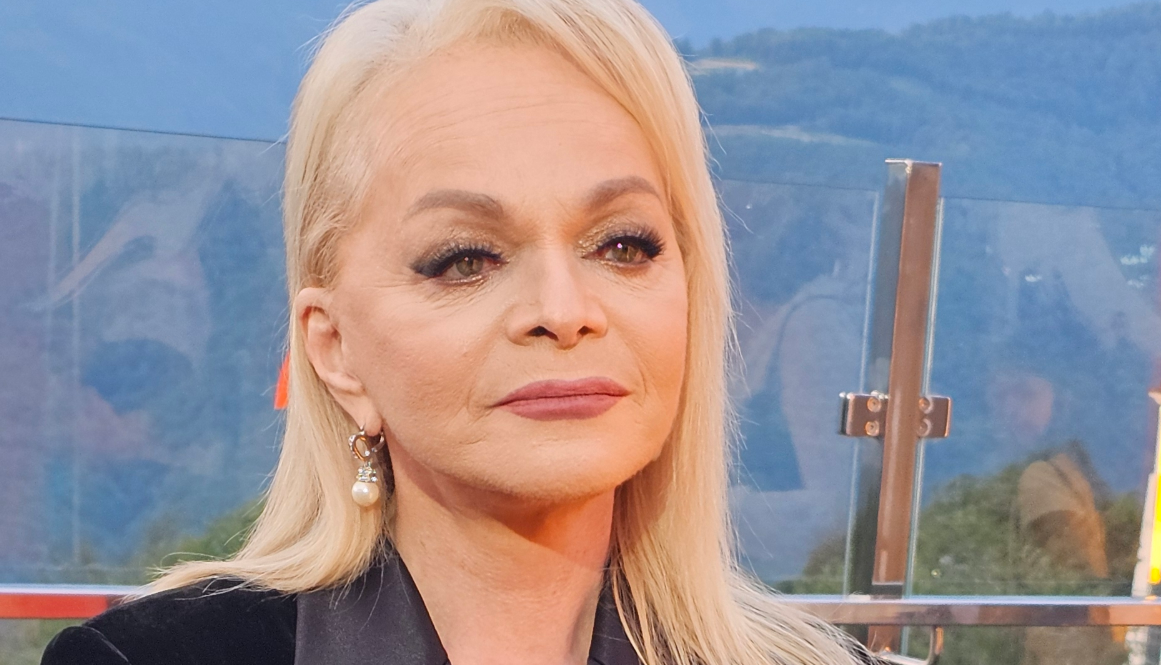 Лариса Долина