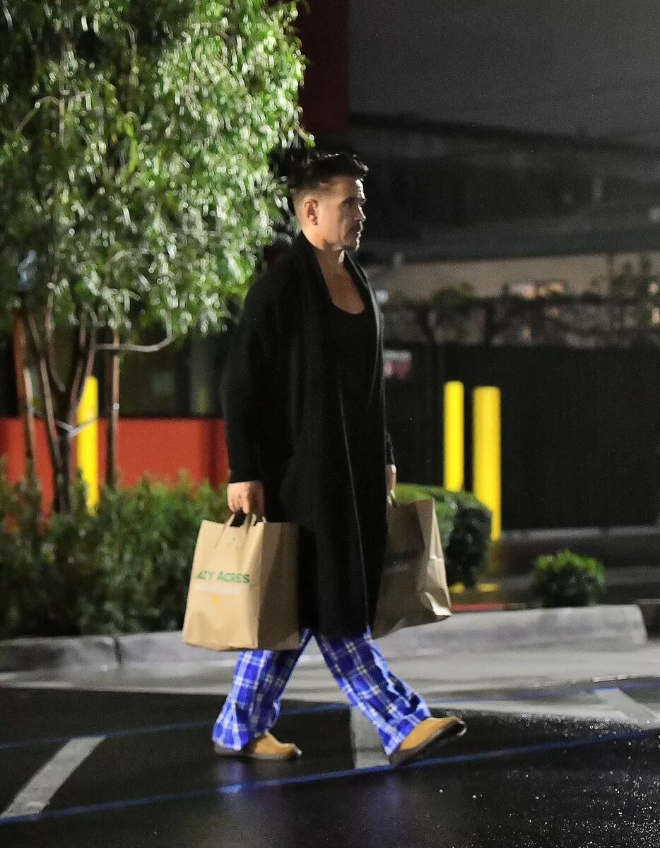 Колин Фаррелл📷
