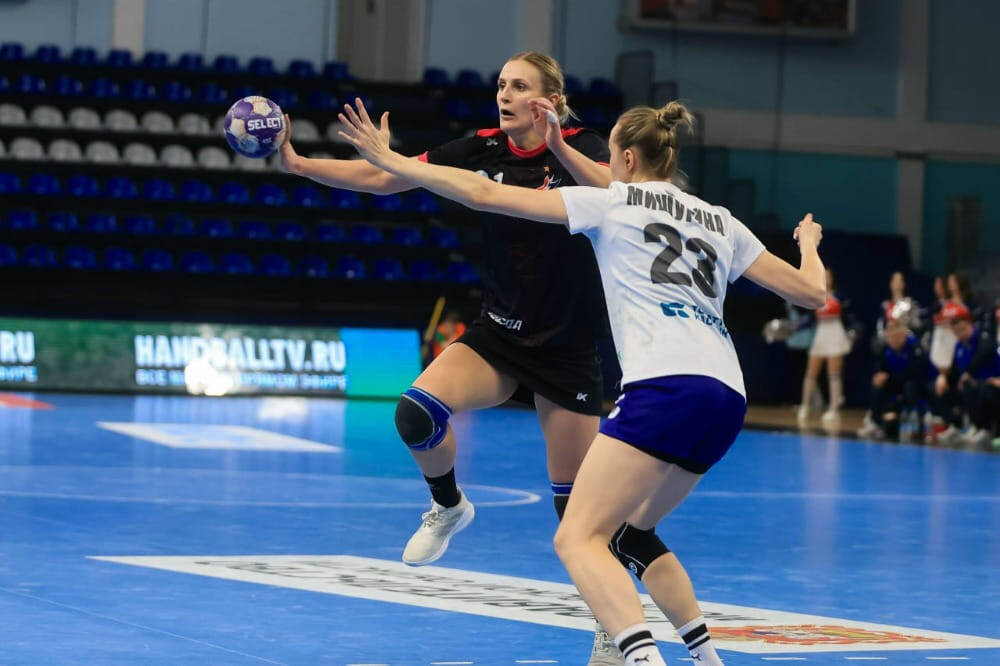    Ксения Дьяченко против Анны Мишуриной