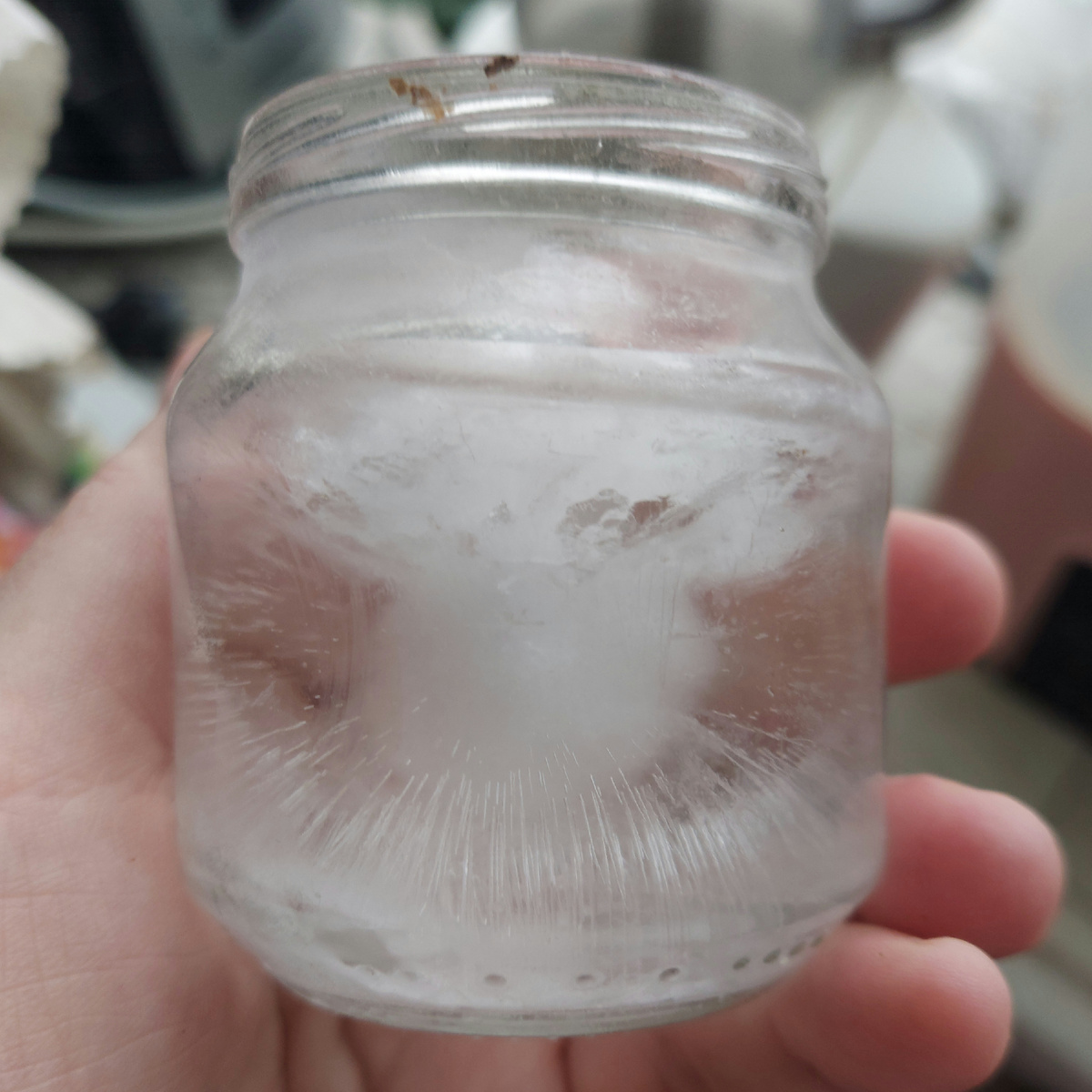 Я, честно говоря, сначала думала, что будет обычный кусок льда. Но внутри оказался целый мир.