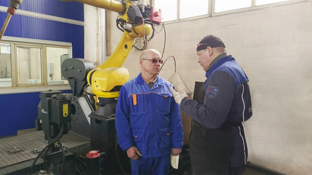                                           На рабочем месте в цехе сборки габарита