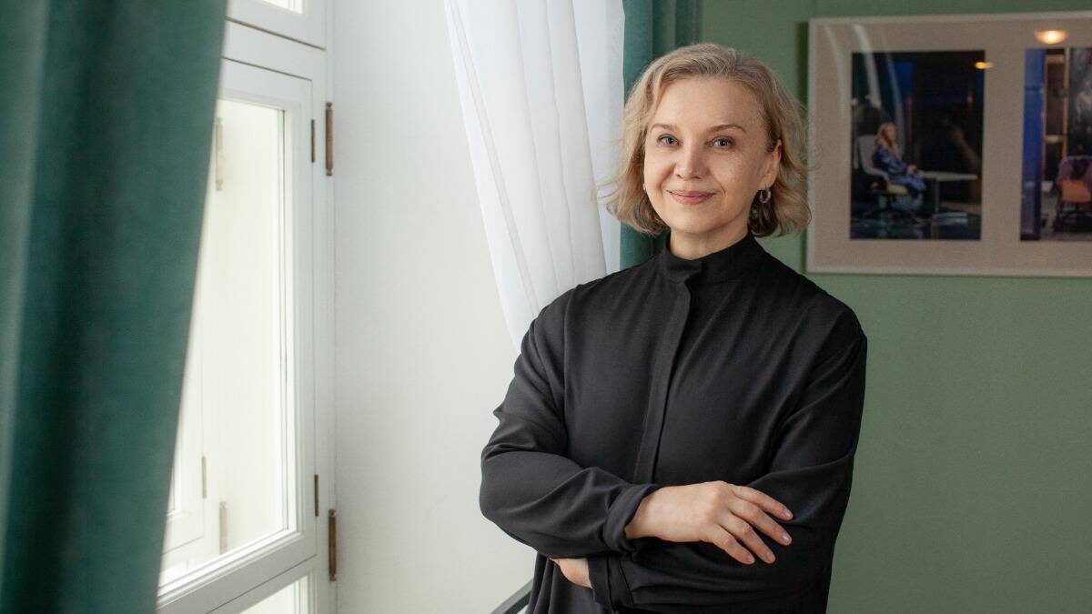    Главный режиссер Российского академического театра Марина Брусникина в фойе театра / Фото: Мария Моисеева