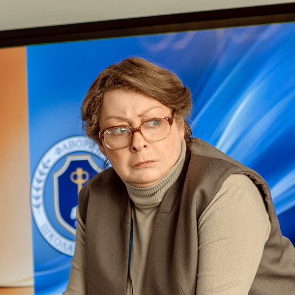     Мария Аронова возвращается в школу во втором сезоне сериала «Олдскул»