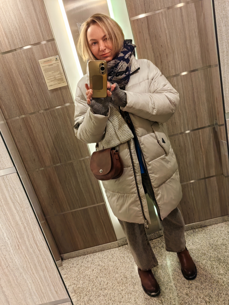 Неприличное окрашивание (+ тонирование) за 2800 \ лифтолук автора в любимом лифте по дороге на работу. 