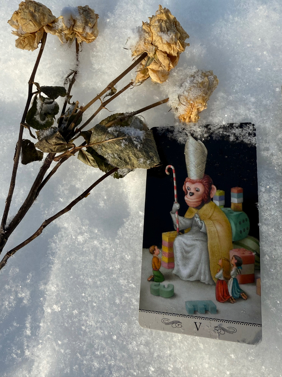 Первый вариант. 5 старший аркан Иерофант