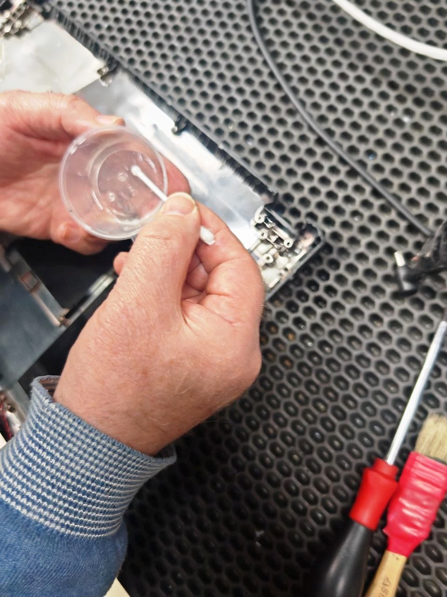 🔥 Ноутбук после падения — ремонт корпуса и восстановление устройства