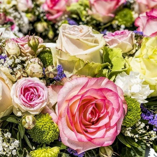    Большой букет роз и хризантем Кристина Борунова