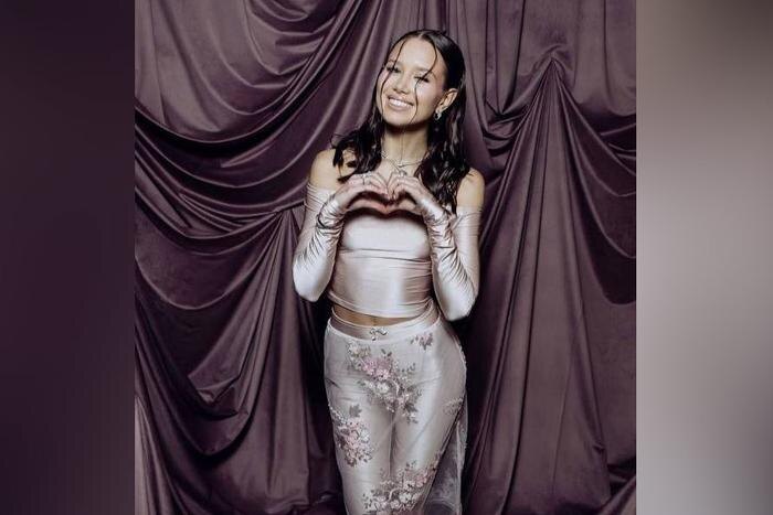 Обложка © Instagram (признан экстремистской организацией и запрещён на территории Российской Федерации) / avrorakiba