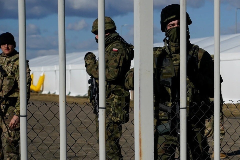    Польша хочет создать целую резервную армию: в 500 тысяч человек войдут мужчины и женщины REUTERS