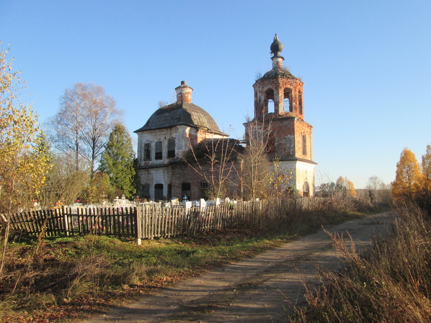 Церковь в селе Первитино