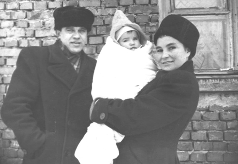 Галина Макарова со вторым мужем Павлом Пекуром и дочкой Таней