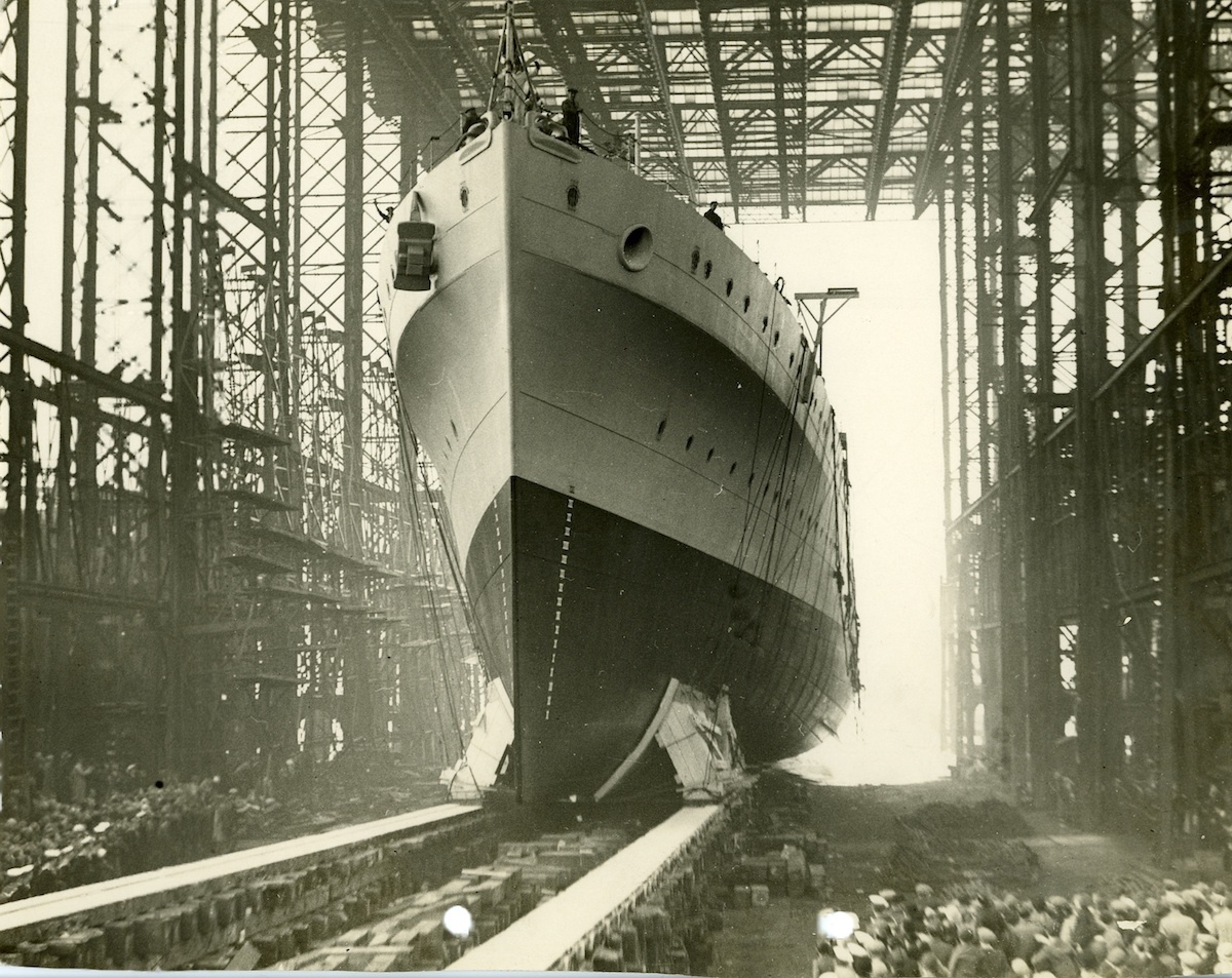 Крейсер "Сидней" на стапеле