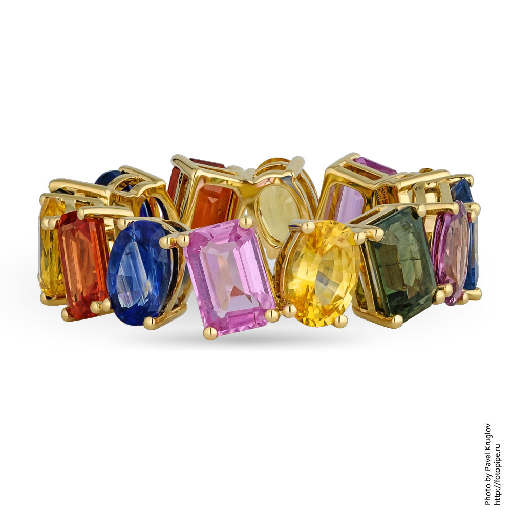 Кольцо из желтого золота с разноцветными сапфирами