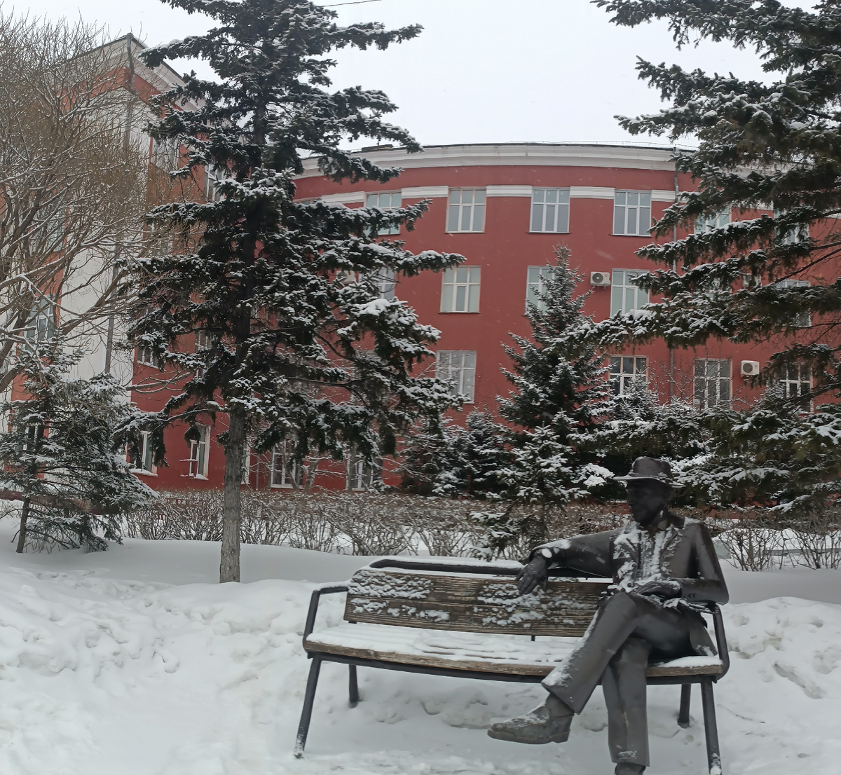 Где-то на просторах моего города. Фотография автора, февраль 2026 года. 