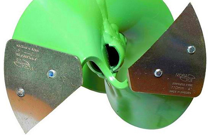 Сферические ножи (на фото – комплект для буров Mora) применяются для любой погоды: и в гололёд, и в оттепель. Их выбирают за универсальность, но их сложнее заточить и дороже купить
.