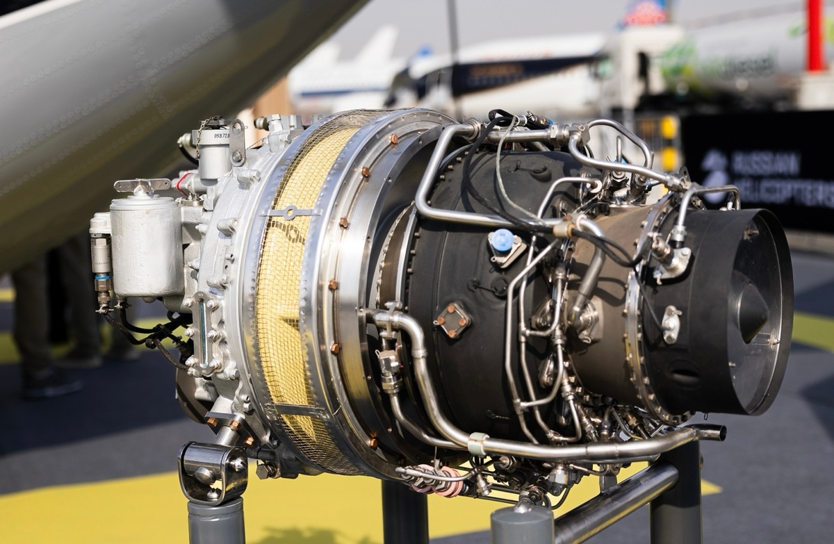 Новейший авиадвигатель ВК-650В для легких вертолетов разработки ОДК-Климов Ростеха на авиасалоне в Дубае © ОДК