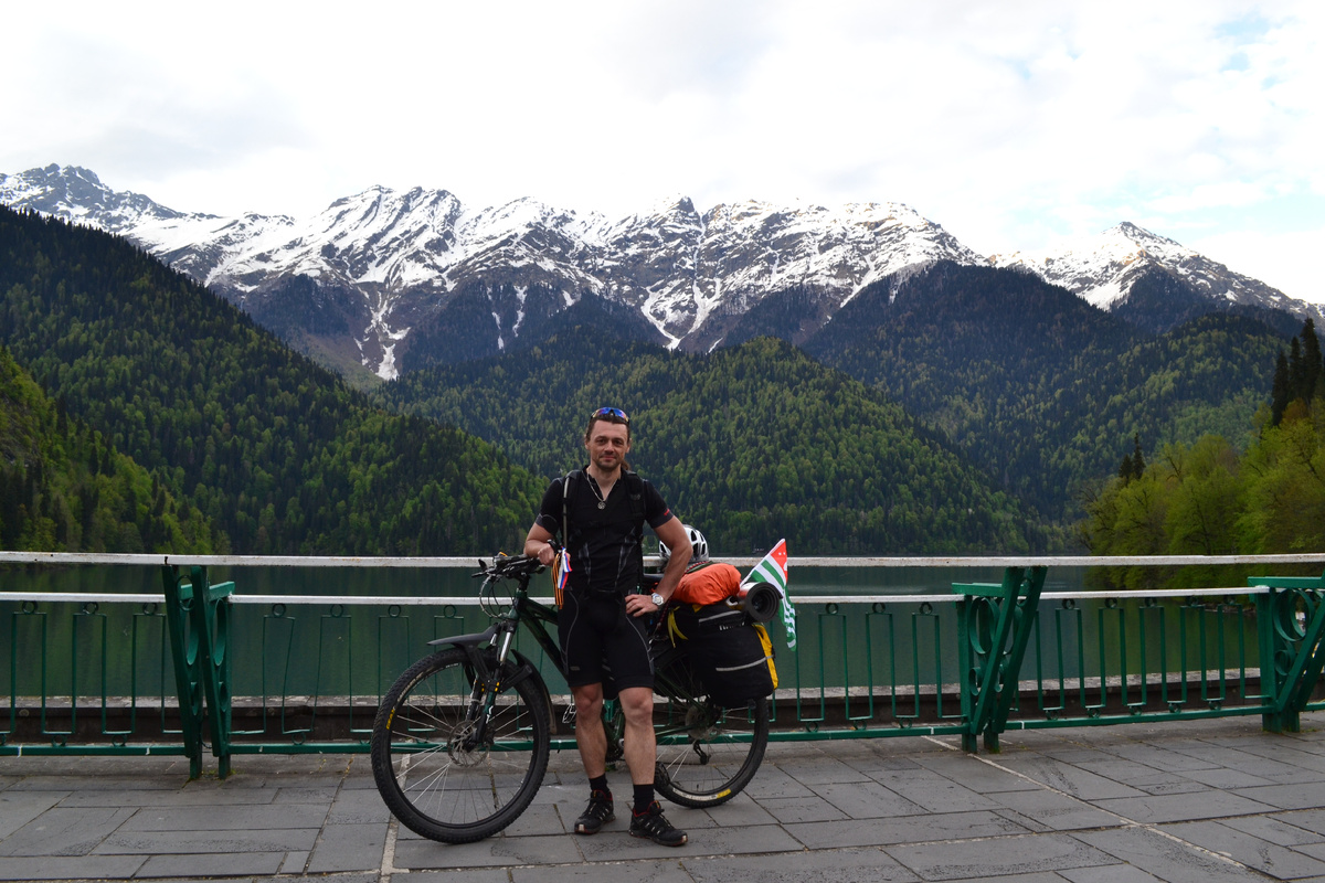 Озеро Рица май 2015 года