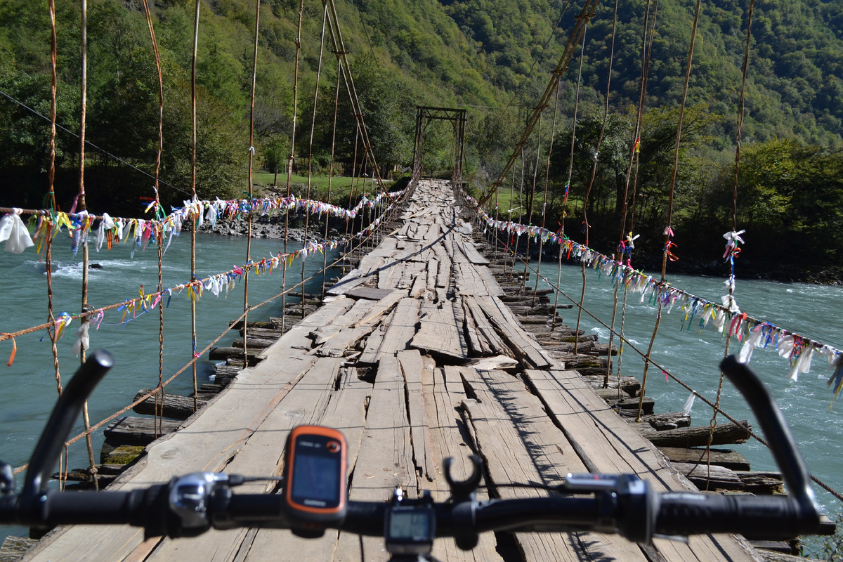 Мост через реку Бзыбь