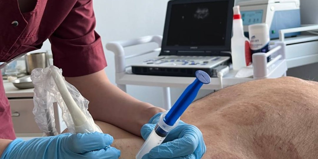 Ощущаете острую или тянущую боль от поясницы в ягодицу и дальше по ноге? Это классические симптомы синдрома, связанного с раздражением