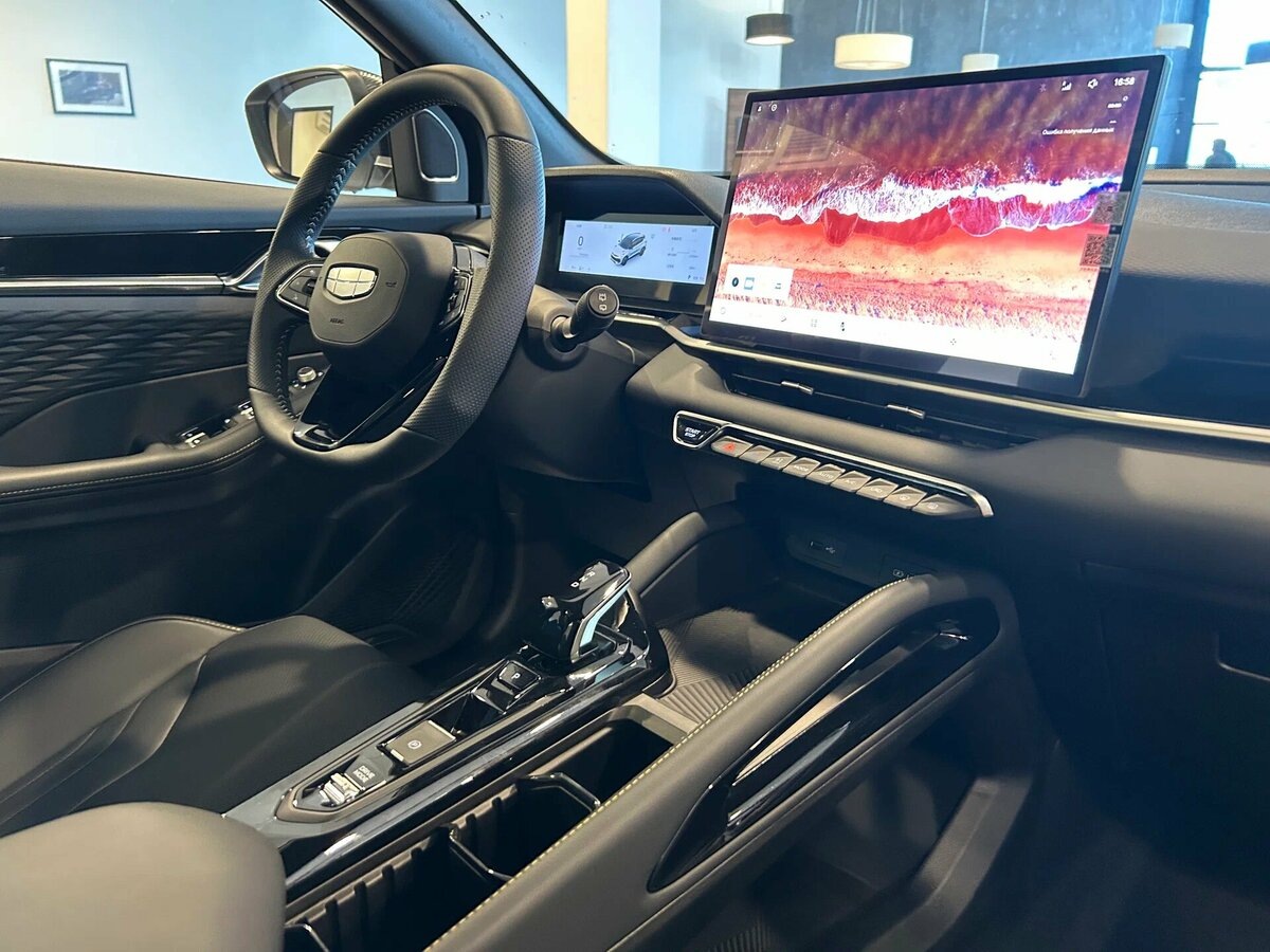 Geely возвращает легендарный кроссовер в Россию: что изменилось и сколько он теперь стоит. Источник иллюстрации - auto.ru