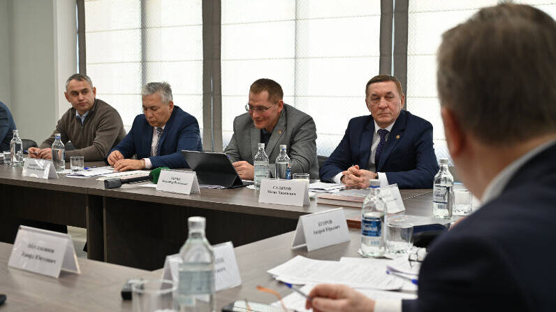 Выездное совместное заседание Комитета Госсовета РТ по жилищной политике и инфраструктурному развитию и экспертного совета при комитетеФото: gossov.tatarstan.ru