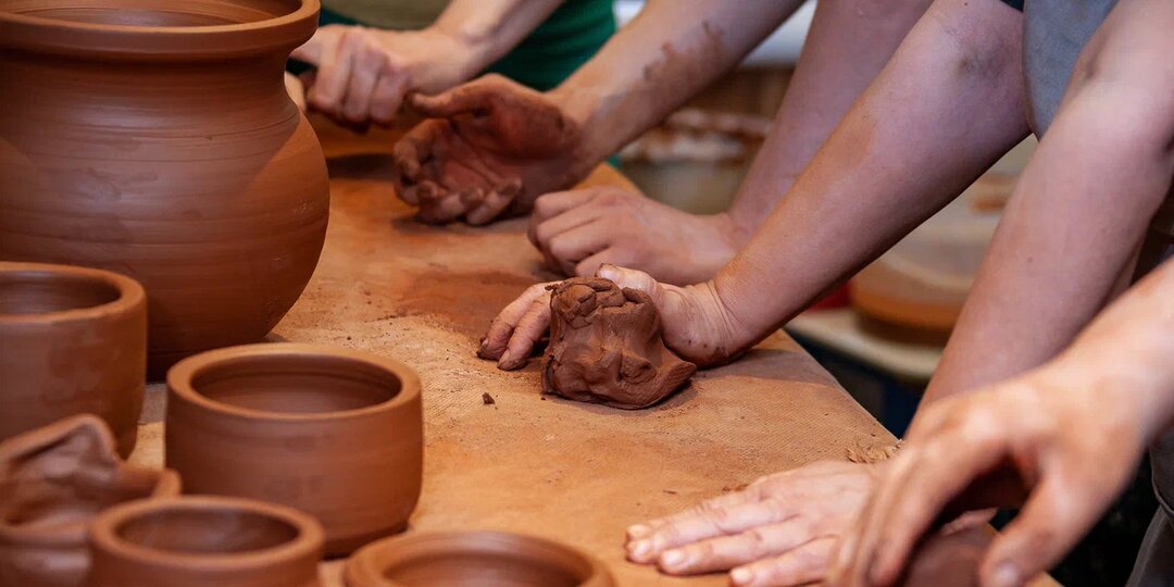 Лепка из Глины против антистресса: что действительно работает