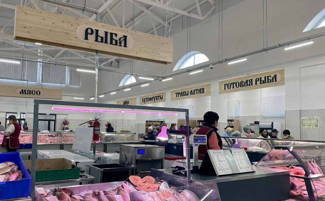 Тот самый Гатчинский рынок , на котором мы поставили приличное количество комплектов заточенных под выездную или мобильную торговлю