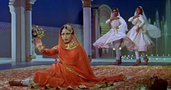 Кадр из фильма «Куртизанка»(1972)