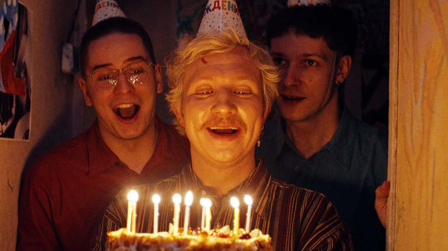 «Здесь был Юра». Панки, любовь и Константин Хабенский в, возможно, главном российском фильме года