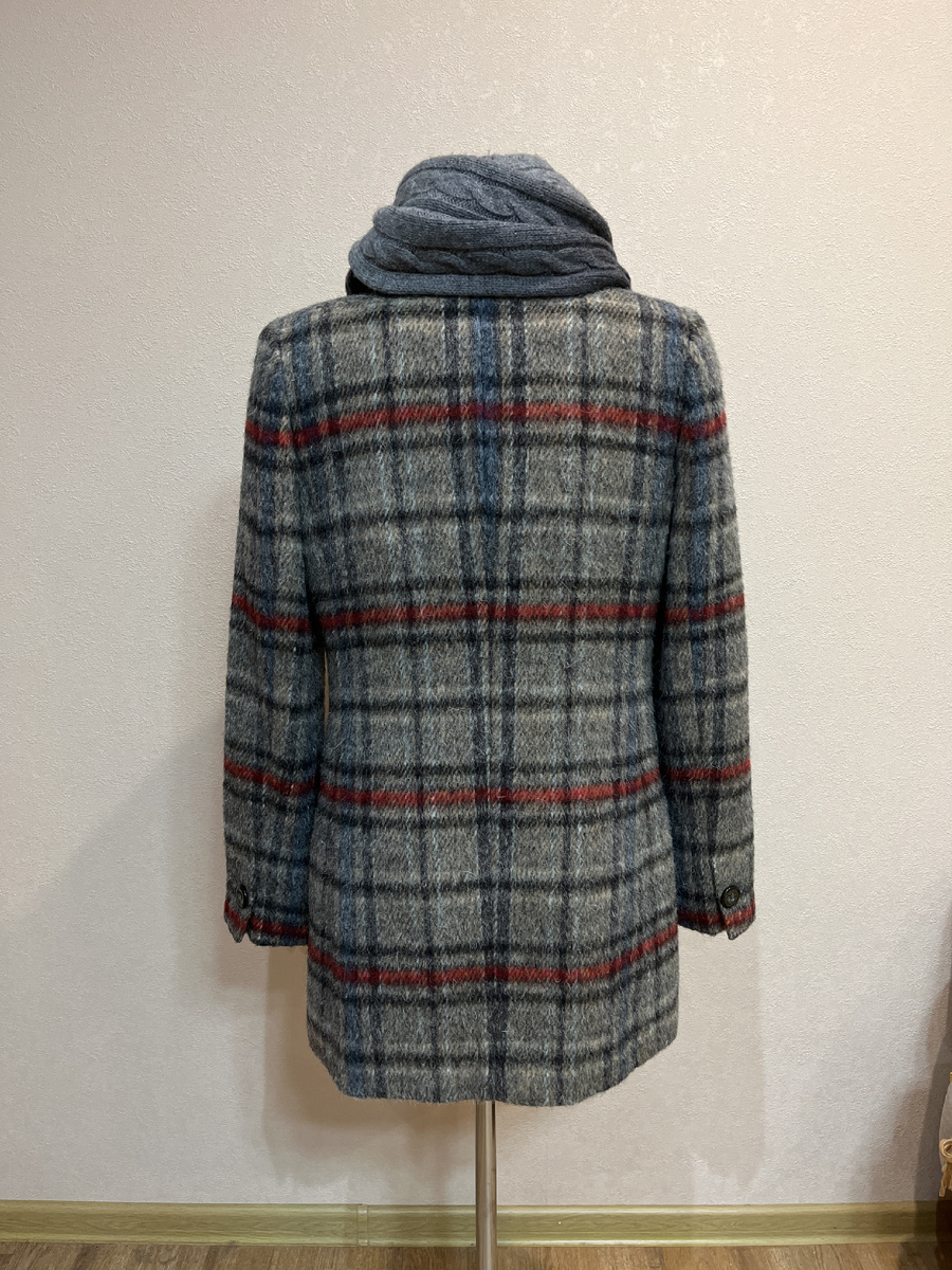 Состав:овечья шерсть 35%, шерсть альпака 22%, полиэстер 32%, акрил 11%, новое без бирки. 