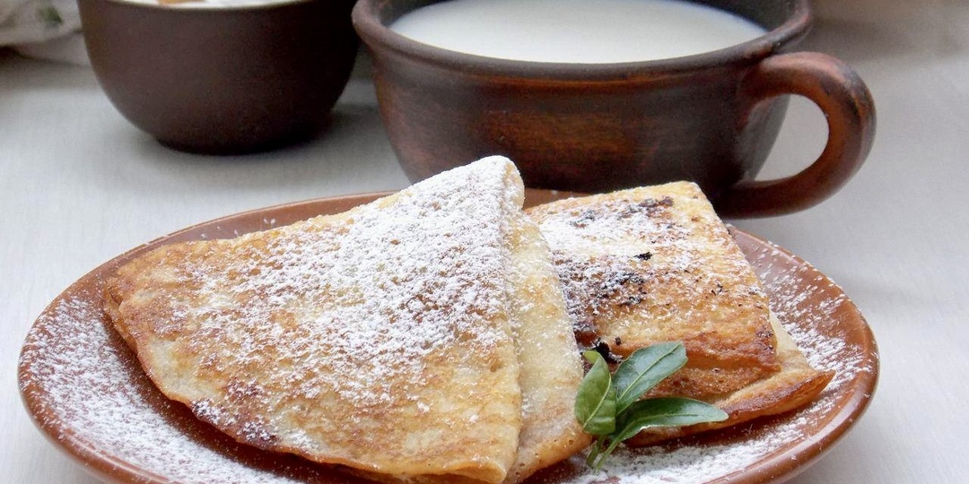 Блинчики с творогом, изюмом и апельсиновой цедрой