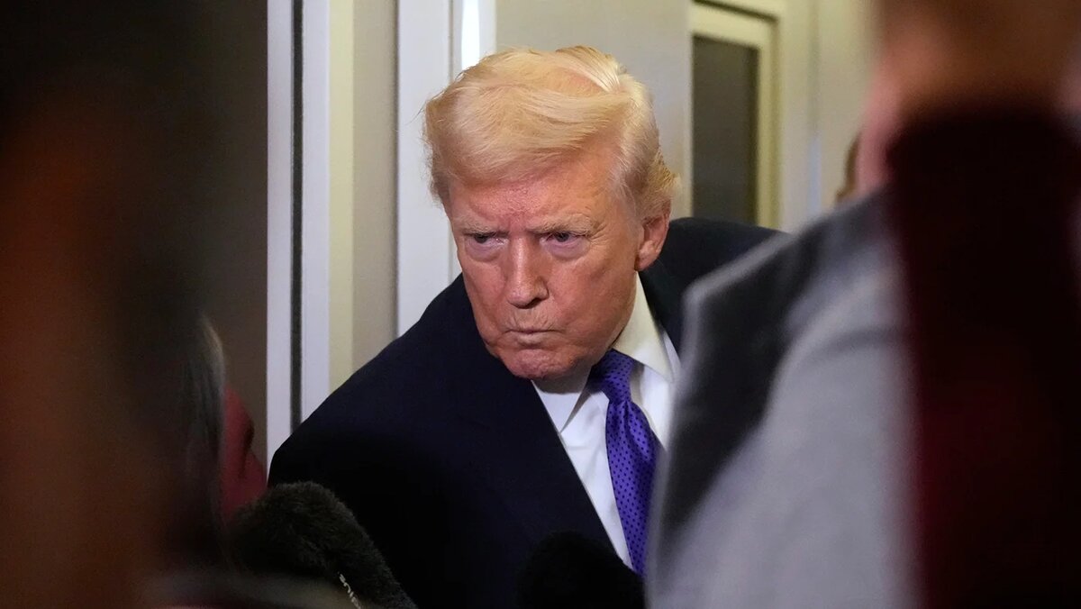   Mark Schiefelbein / AP