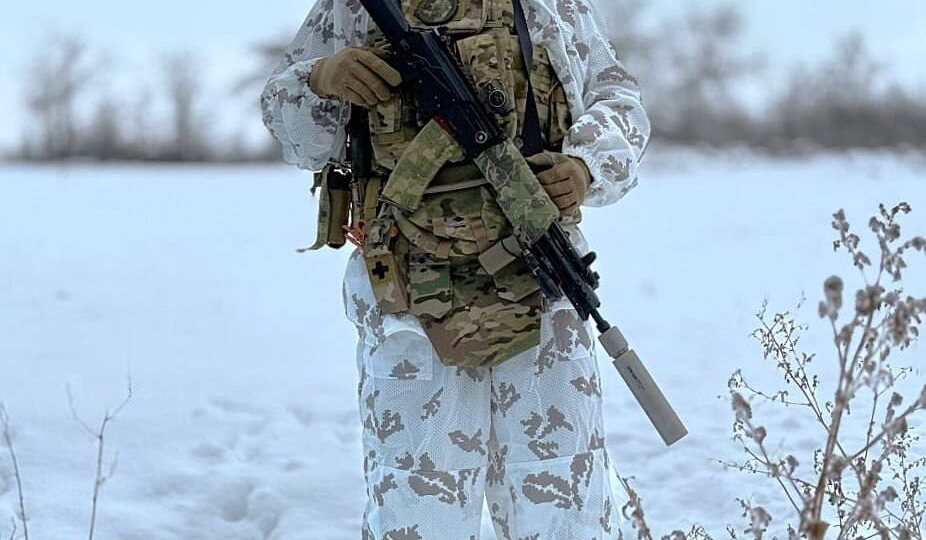 Здесь небо серое от дыма