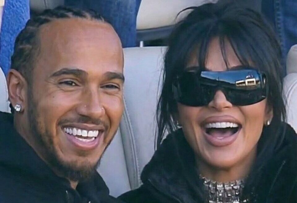    Папарацци засняли поцелуй Льюиса Хэмилтона с Ким КардашьянСоцсети