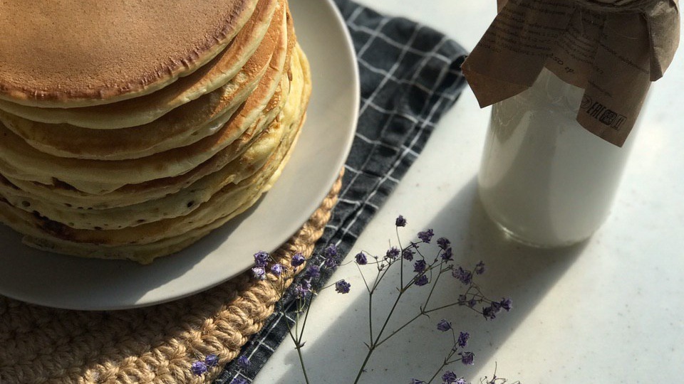 Блины, ради которых гости придут без приглашения. Рецепт на кефире к Масленице 🥞