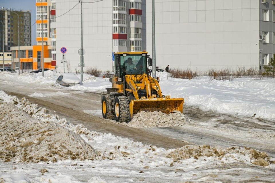    Уборка снега в Барнауле. Источник: barnaul.org