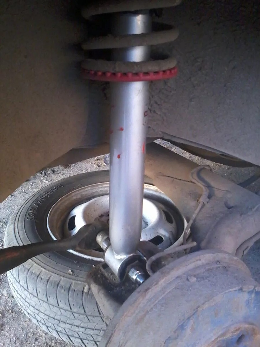 примерно так выглядит крепление стойки к задний балки 