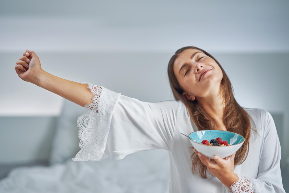 Сон и еда — скрытые виновники качелей эмоций. (источник изображения: freepik.com)