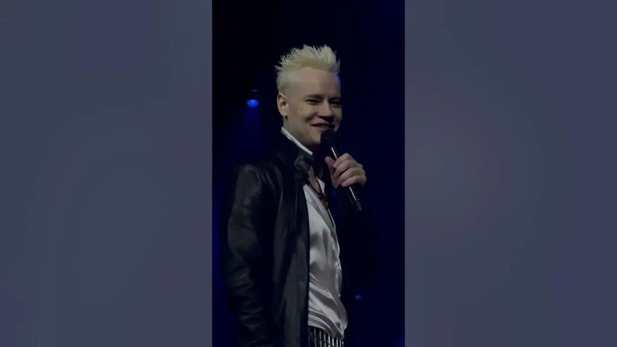 Фото из открытых источников. Шаман на сцене