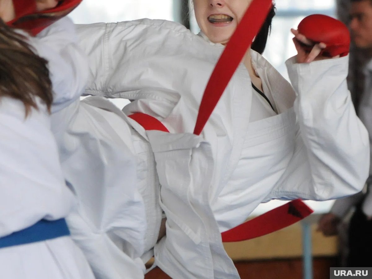     Тренер изувечила ребенка ударом ногой