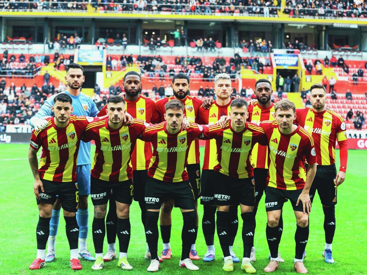    Футболисты "Кайсериспора" | © Фото : соцсети ФК "Кайсериспор"