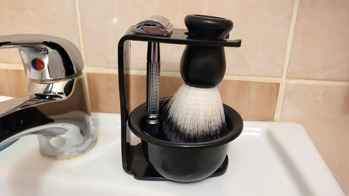   Бритвенные принадлежности